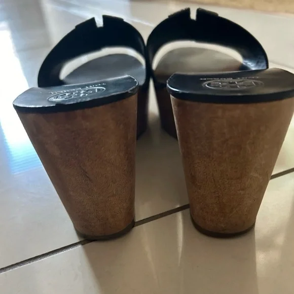 Tory Burch Women's INES 80mm Wedge Sandal. In great condition. - Picture 3 of 6